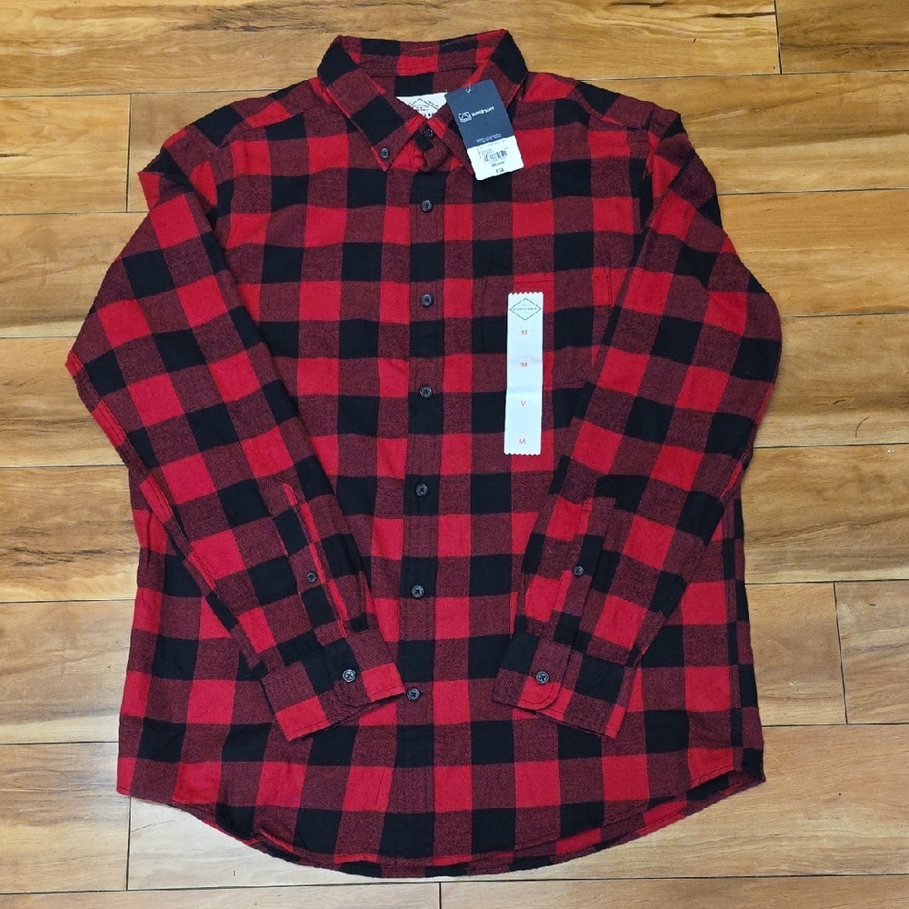 St. Johns Bay Plaid Flannel Button Down Shirt Size MEDIUM Red and Black